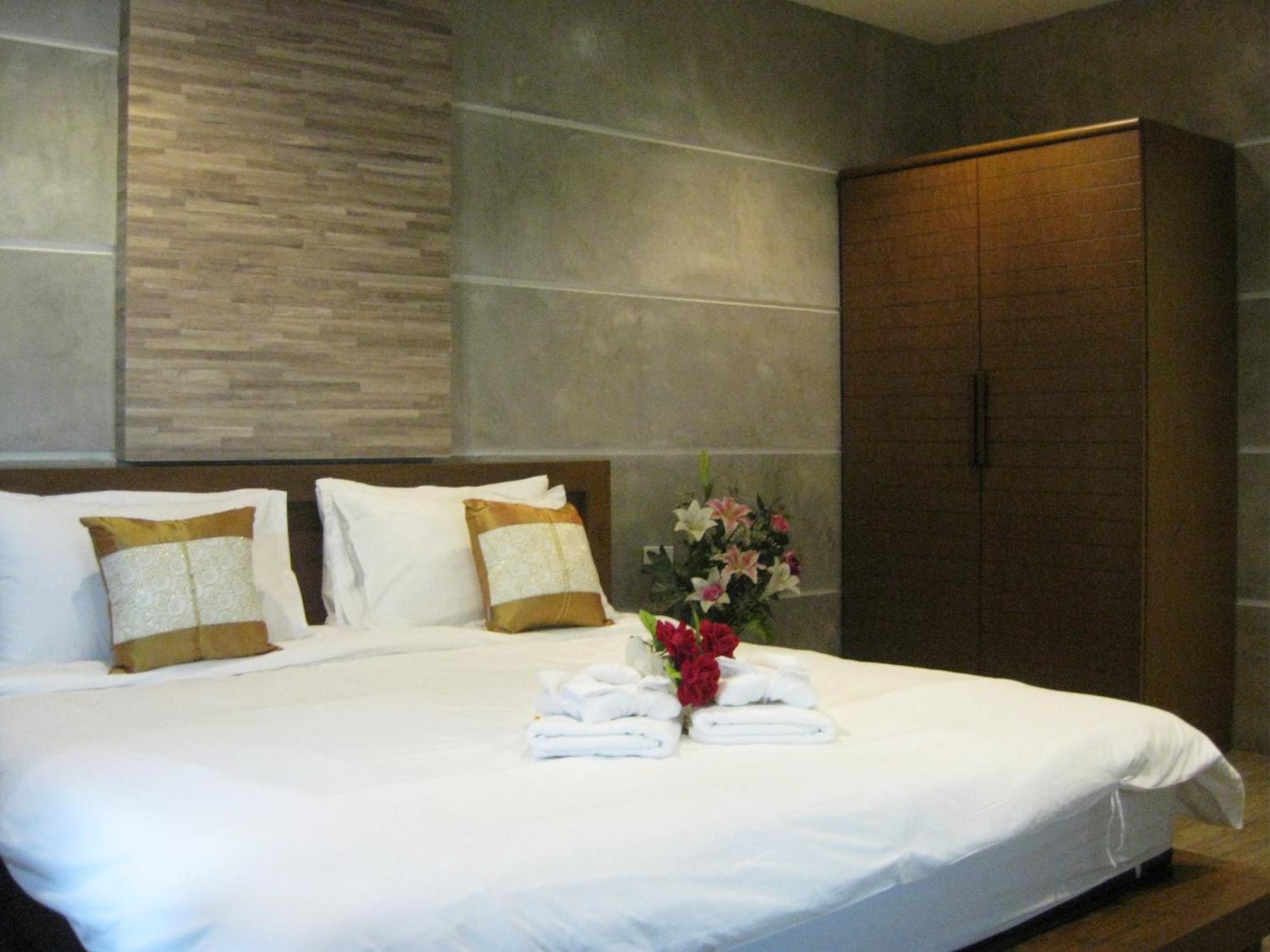 Komol Residencia Bangkok Exterior foto