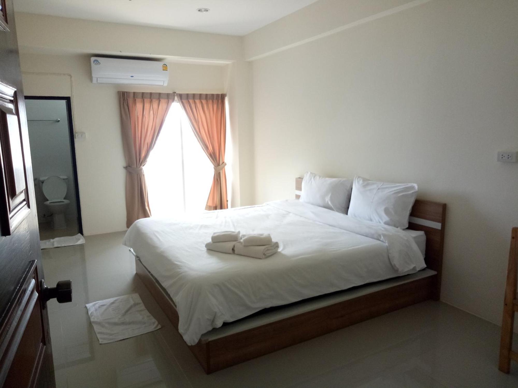 Komol Residencia Bangkok Exterior foto