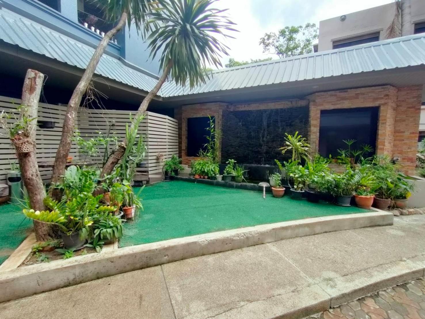 Komol Residencia Bangkok Exterior foto
