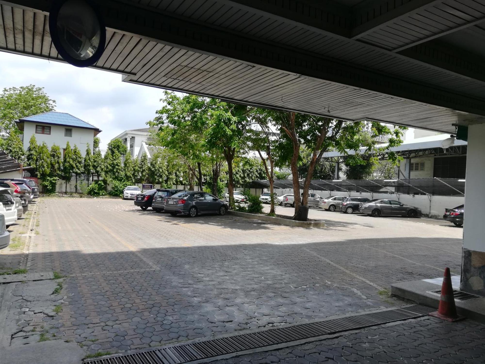 Komol Residencia Bangkok Exterior foto